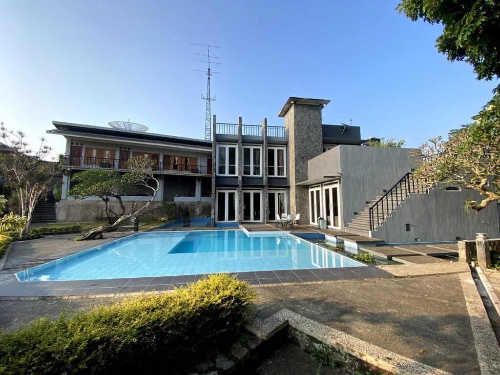 Private Villa Puncak kapasitas 100 orang