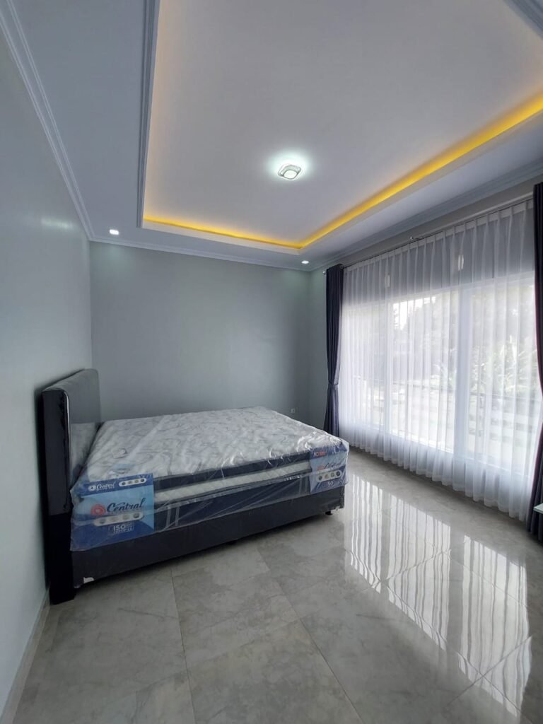 VILLA PRIVATE DENGAN VIEW PEGUNUNGAN — DEKAT TAMAN SAFARI foto 4